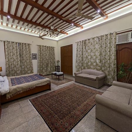 Hotel Mulberry Garden Varanasi Esterno foto