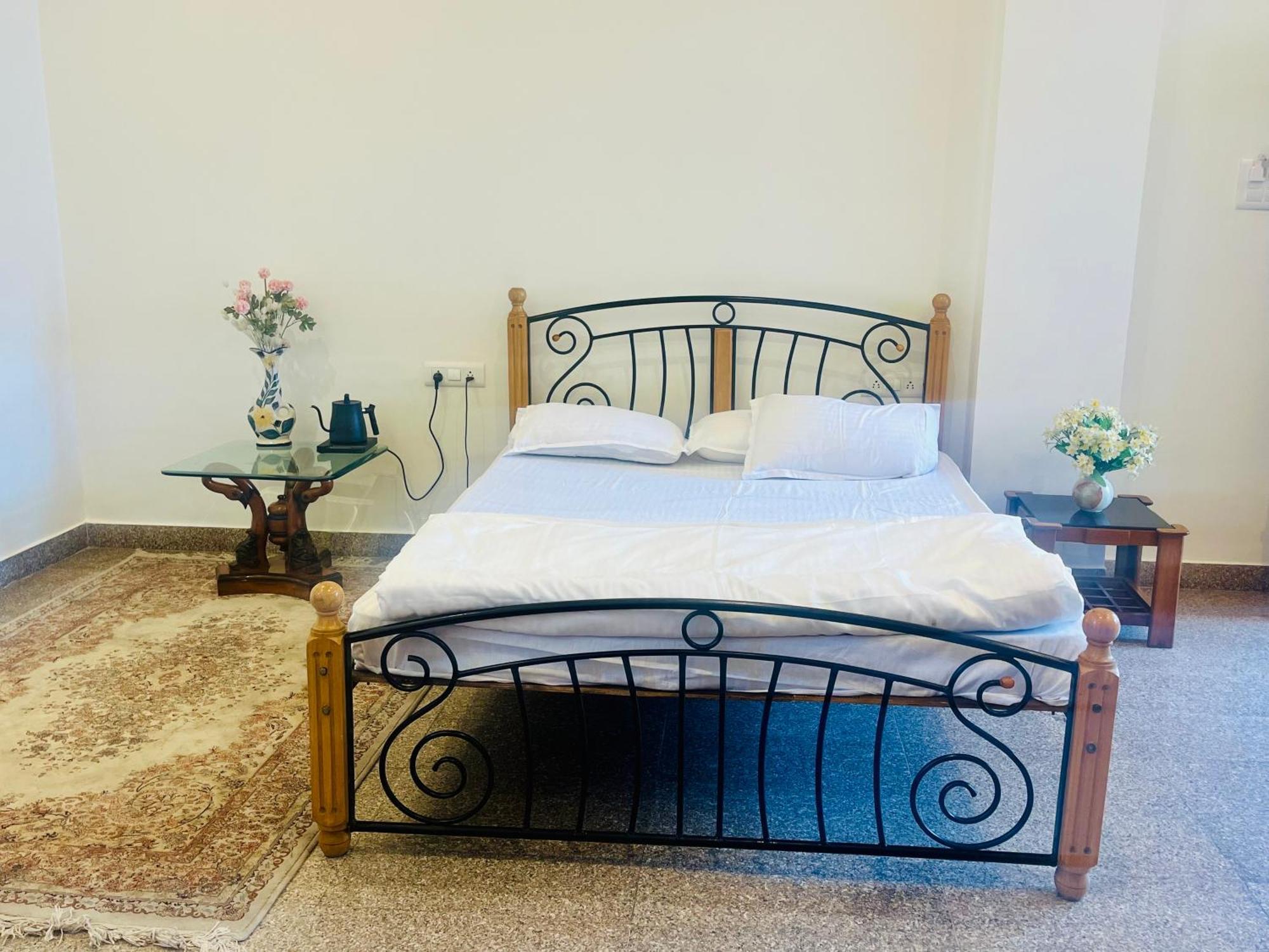 Hotel Mulberry Garden Varanasi Esterno foto