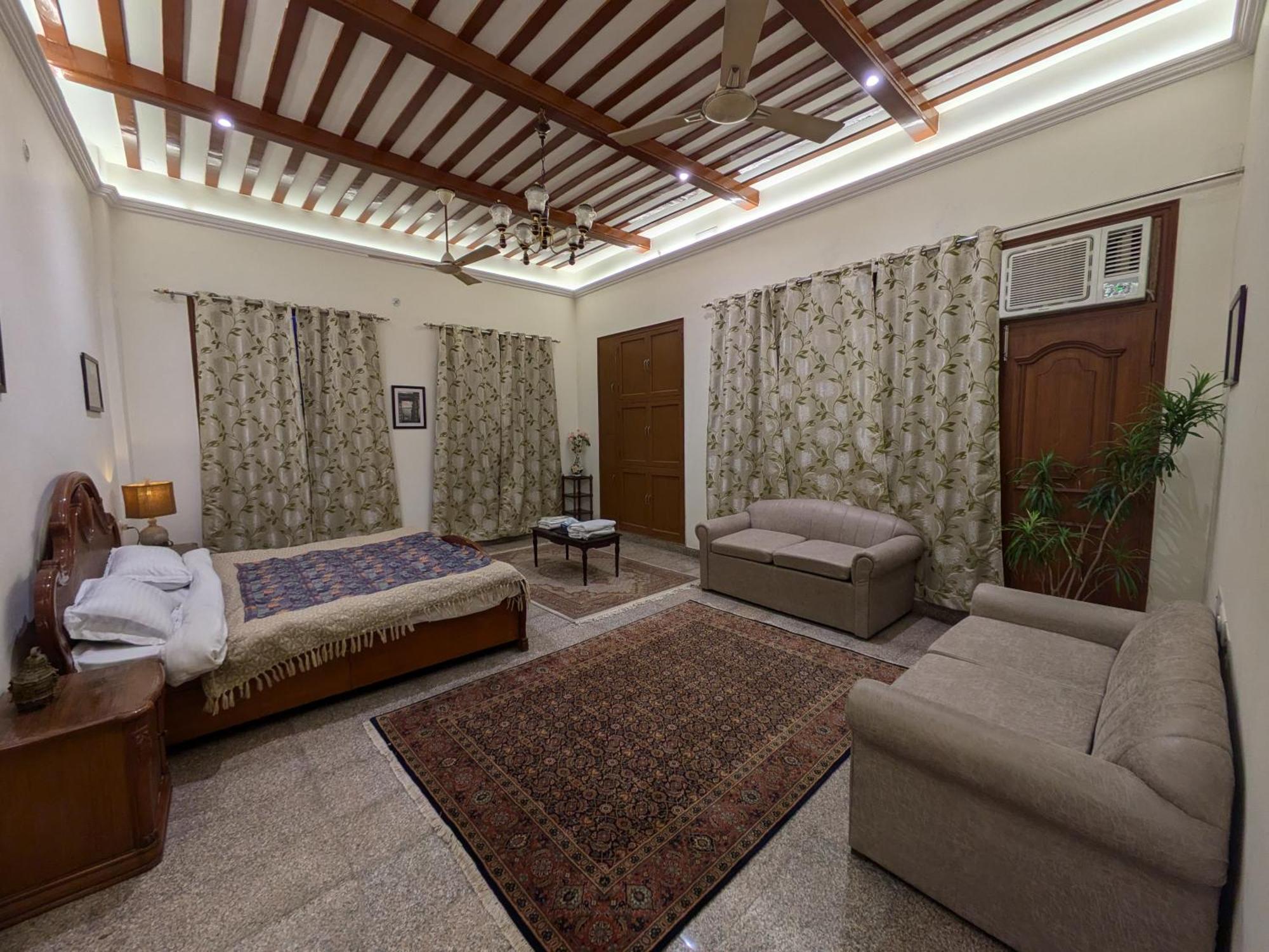 Hotel Mulberry Garden Varanasi Esterno foto
